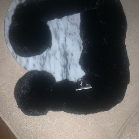 Woman's "Belle Fare" Fur Neck Warmer ( Snood) - Picture 4 of 4